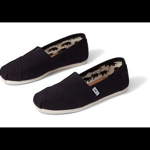 Tom’s Classic Canvas Slip On
